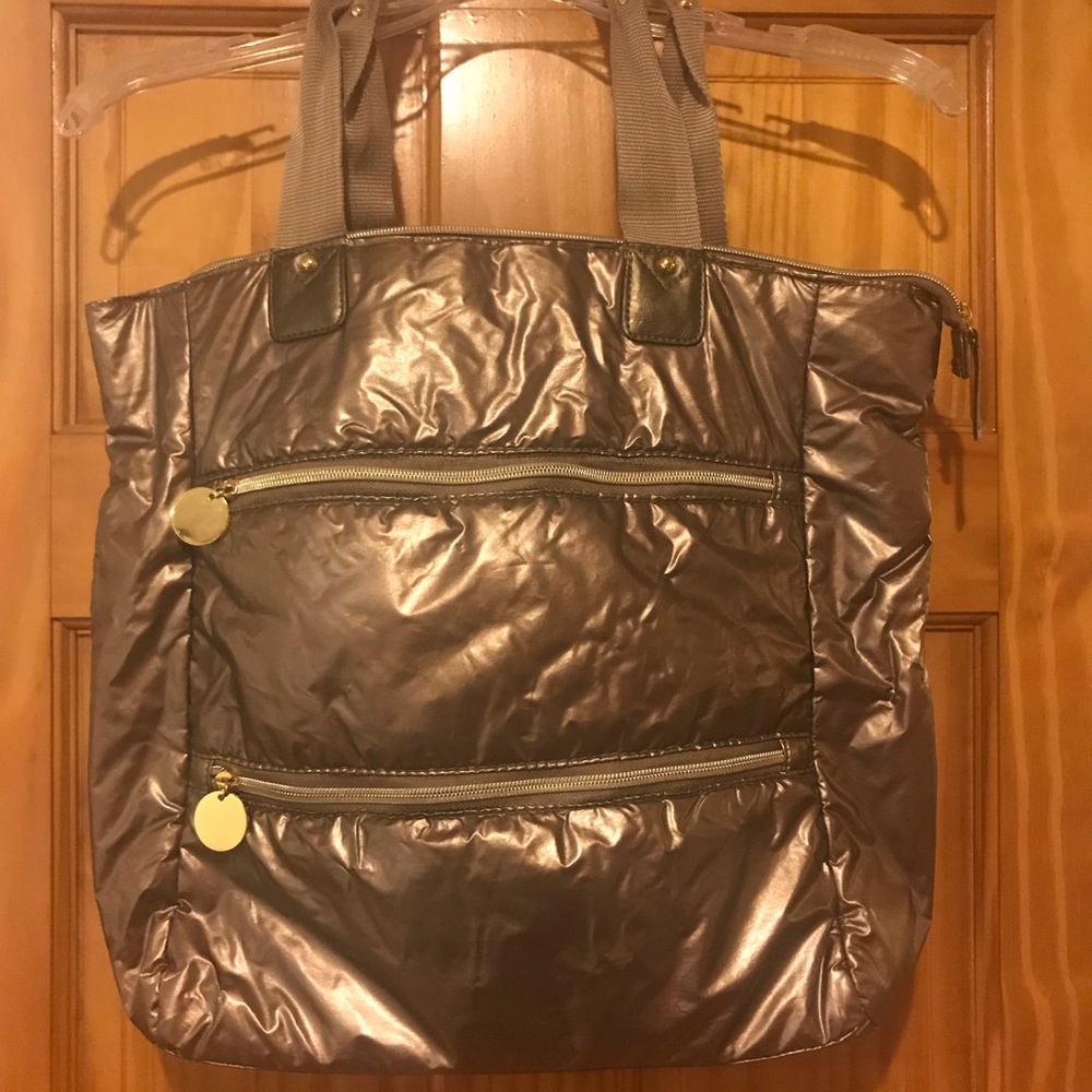 Gold tote